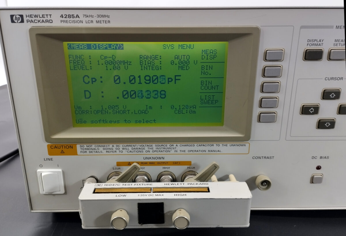 4285A プレシジョン LCR メータ, 75 kHz - 30 MHz 16047Cテスト